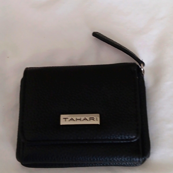NEW,NO BOX. Black petite ladies wallet,by Tahari - Picture 1 of 8